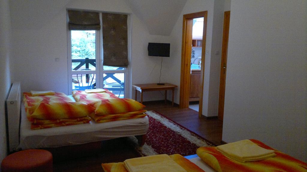 Hotel Imola Vendeghaz Sovata Exterior foto
